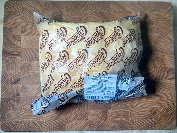 Сыр 1 кг ГОРНЫЙ СЫРОВАР (Паутинка со вкусом красной икры) в Невтекамске