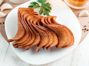 Гренки: Ресторанные гренки с сметаной и зеленью