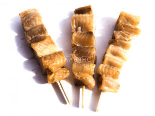 Бастони Колбаски сыровяленые острые: Шашлычок из сома холодного копчения